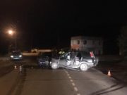 Пьяный водитель ночью в Горно-Алтайске врезался во встречную машину