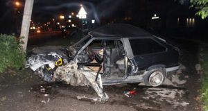 ВАЗ с пьяным водителем на встречной полосе врезался в иномарку с двухлетним пассажиром