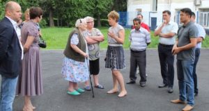 В Горно-Алтайске проинспектировали благоустройство дворов