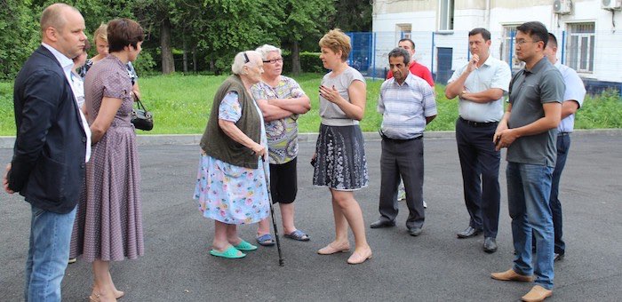В Горно-Алтайске проинспектировали благоустройство дворов