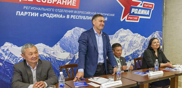Родина своих не бросает