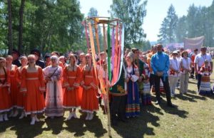 Юбилейный фестиваль «Родники Алтая» прошел в Усть-Коксе. Отчет и фоторепортаж Юбилейный фестиваль «Родники Алтая» прошел в Усть-Коксе. Отчет и фоторепортаж