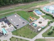 11-летняя девочка упала с аттракциона и сломала руку