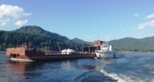 Предпринимателя из Артыбаша оштрафовали за нелегальные теплоход и баржу