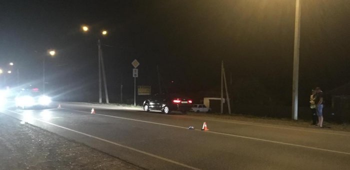 Нетрезвый горожанин угодил ночью под колеса автомобиля