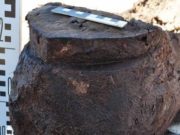 Необычное древнее захоронение в виде лодки нашли археологи в Курайской степи Необычное древнее захоронение в виде лодки нашли археологи в Курайской степи