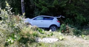 Турист из Томска опрокинул машину в кювет на дороге Турист из Томска опрокинул машину в кювет на дороге