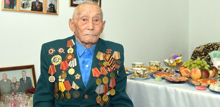 Ветеран войны Николай Янышкин отметил столетний юбилей
