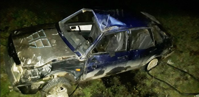 Нетрезвый молодой водитель разбил автомобиль, две женщины попали в больницу