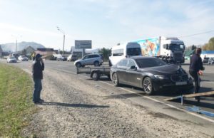Кемеровчанин на BMW «впечатался» во впереди идущую машину и спровоцировал массовое ДТП