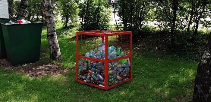 Контейнеры для пластика появляются во дворах многоквартирных домов Горно-Алтайска