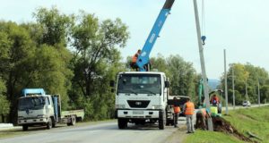 В Туньже обустраивают электроосвещение дороги на Артыбаш