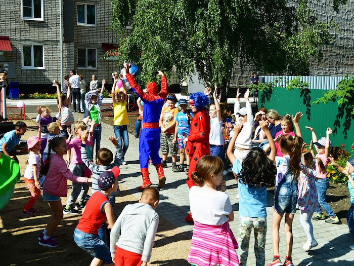 Еще один двор благоустроили по программе комфортной городской среды