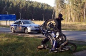 Нетрезвый житель Майминского района неудачно прокатился на мопеде по Чуйскому тракту