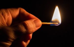 Житель Горно-Алтайска сжег гражданскую жену, облив ее бензином