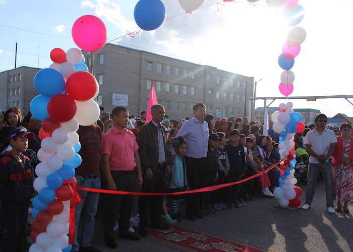 В Кош-Агаче отремонтировали центральную площадь