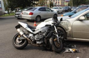 Горожанин на Infiniti протаранил мотоцикл в Горно-Алтайске Горожанин на Infiniti протаранил мотоцикл в Горно-Алтайске