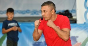 Константин Цзю провел массовую спортивную разминку в Горно-Алтайске