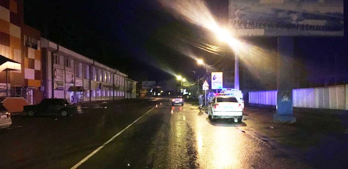 Машина в Горно-Алтайске ночью сбила девушку