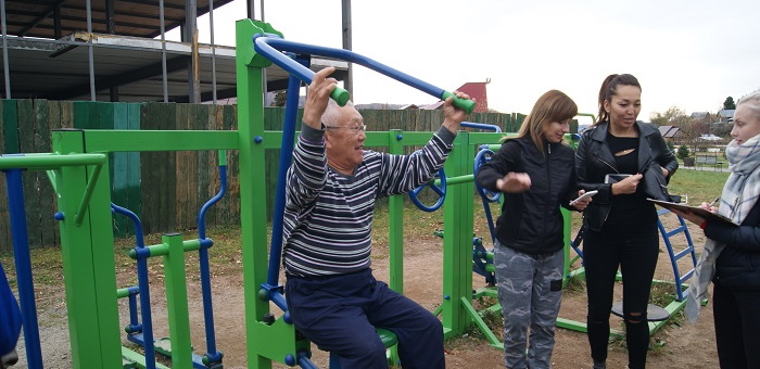 Пенсионеры Горно-Алтайска соревновались на спортивных тренажерах