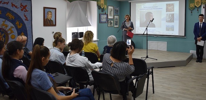 В Доме дружбы народов открылась выставка Александра Садакова