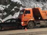 Горожанка на Subaru Impreza столкнулась с грузовиком Горожанка на Subaru Impreza столкнулась с грузовиком