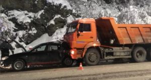 Горожанка на Subaru Impreza столкнулась с грузовиком Горожанка на Subaru Impreza столкнулась с грузовиком