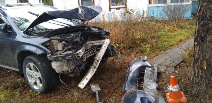 Два человека пострадали и один погиб на дорогах региона