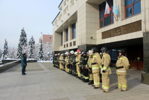 Пожарные «спасли» людей из «горящего» театра
