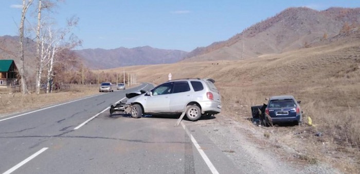Житель Онгудая без прав устроил аварию возле перевала Чике-Таман