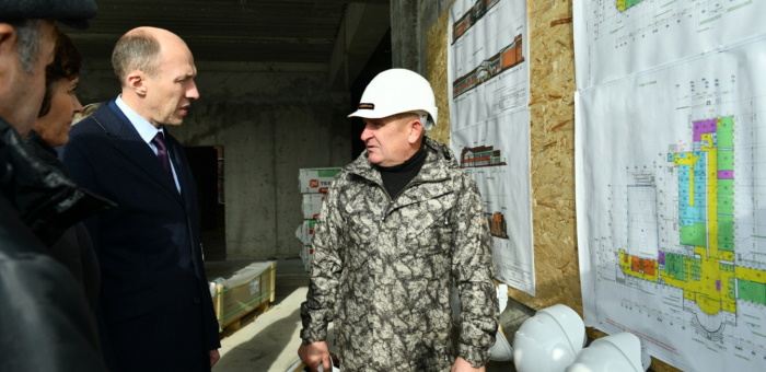 Олег Хорохордин проконтролировал строительство школы на Заимке
