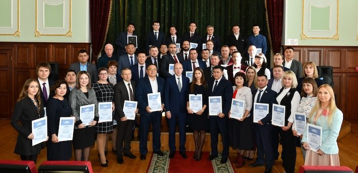 Олег Хорохордин вручил дипломы победителям конкурса «Команда РАзвития»