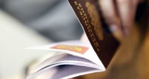 Горожанину, вклеившему свое фото в паспорт друга, грозит до трех лет лишения свободы