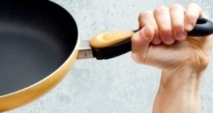 Избил сковородкой и заставил ночевать: женщина пожаловалась в полицию на бывшего сожителя Избил сковородкой и заставил ночевать: женщина пожаловалась в полицию на бывшего сожителя