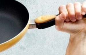 Избил сковородкой и заставил ночевать: женщина пожаловалась в полицию на бывшего сожителя Избил сковородкой и заставил ночевать: женщина пожаловалась в полицию на бывшего сожителя