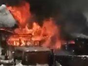 В Горно-Алтайске в пожаре погиб человек В Горно-Алтайске в пожаре погиб человек