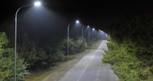 На региональных дорогах устанавливают электроосвещение