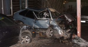 Компания молодых людей попала в аварию в Горно-Алтайске, водитель погиб