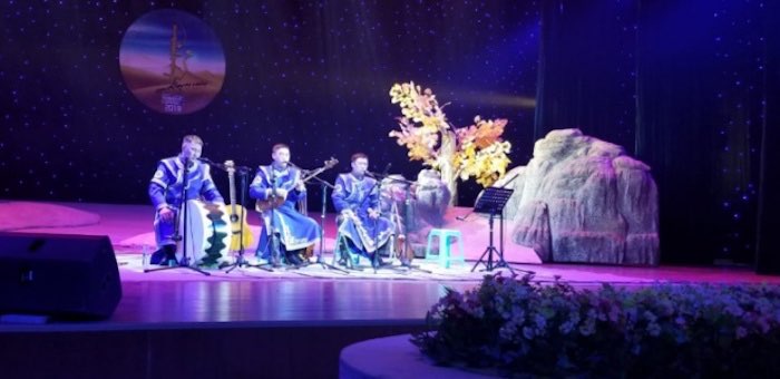 Музыканты «Алтай-Кая» проведут курсы по горловому пению