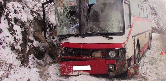 Автобус столкнулся с грузовиком в Шебалинском районе