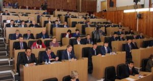 Еще два парламентария решили войти в группу независимых депутатов Еще два парламентария решили войти в группу независимых депутатов