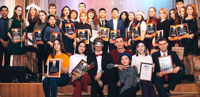 «Торжество добра»: в Горно-Алтайске наградили лучших добровольцев уходящего года