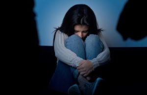 Мужчину, изнасиловавшего 5-летнюю и 13-летнюю девочек, отправили в колонию почти на 13 лет