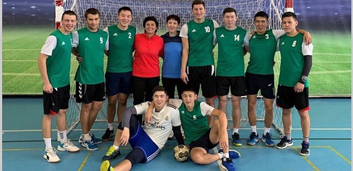 Гандболисты из Горно-Алтайска заняли второе место на соревнованиях в Красноярске