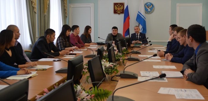 Ресурсов не хватает: члены Молодежного парламента рассказали, что сдерживает их инициативность