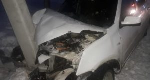 Автомобиль врезался в опору ЛЭП, госпитализированы двое маленьких детей Автомобиль врезался в опору ЛЭП, госпитализированы двое маленьких детей