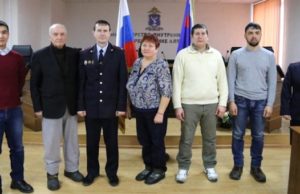 Пять иностранцев в Горно-Алтайске принесли присягу и стали гражданами России Пять иностранцев в Горно-Алтайске принесли присягу и стали гражданами России
