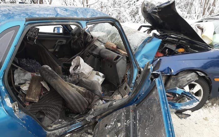 Страшная авария на Телецком тракте: три человека погибли, двое оказались в больнице