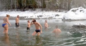 Почти 6 тысяч человек приняли участие в крещенских купаниях