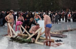Готовимся к крещенским купаниям – список оборудованных мест и правила безопасности Готовимся к крещенским купаниям – список оборудованных мест и правила безопасности